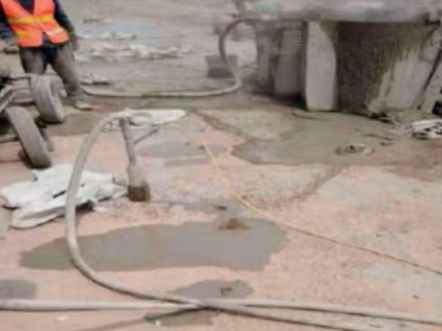 阜新水泥混凝土路面板底注浆技术 路面脱空注浆整治方案